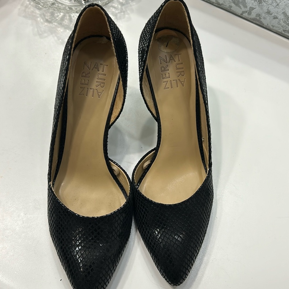 Naturalizer Black Textured Heels